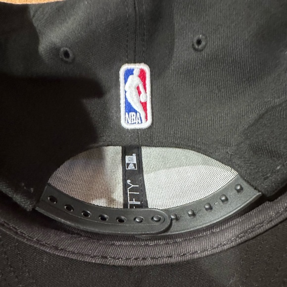 New Era 2019 Raptors Championship Hat - Picture 2 of 4